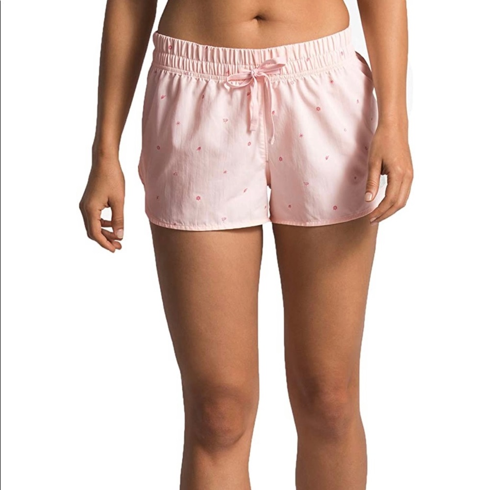 The North Face Classic V Mini Shorts Active Athletic Wicks Moisture  Size M NEW